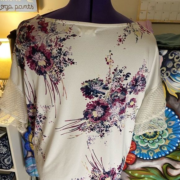 ♦️ Maurice’s Floral Top w/ Flutter Sleeves - Picture 6 of 6